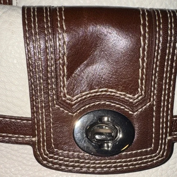 Vintage Coach White and Brown Penble Leather bag - Picture 15 of 16